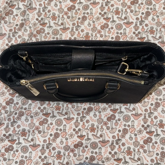 Michael Kors purse - Picture 2 of 5